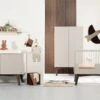 Kidsmill Sixties Babykamer Oatmeal / Walnoot | Bed 60 X 120 Cm + Commode